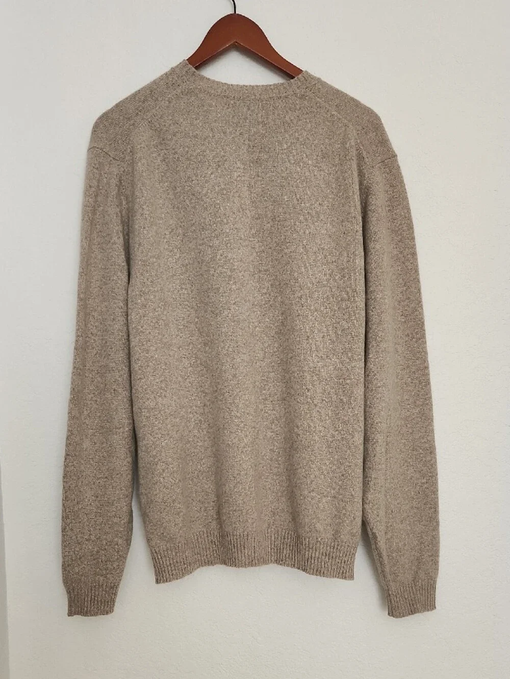 Brooks Brothers 100% Lambswool Men's V-Neck Sweater